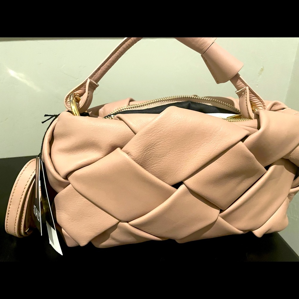 NWT.  Gorgeous beige Italian leather handbag